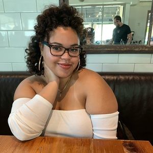 Meet your Posher, Jasmine